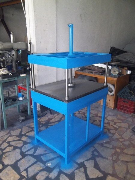 5 Ton Hydraulic Press 9 20120221 122504 01