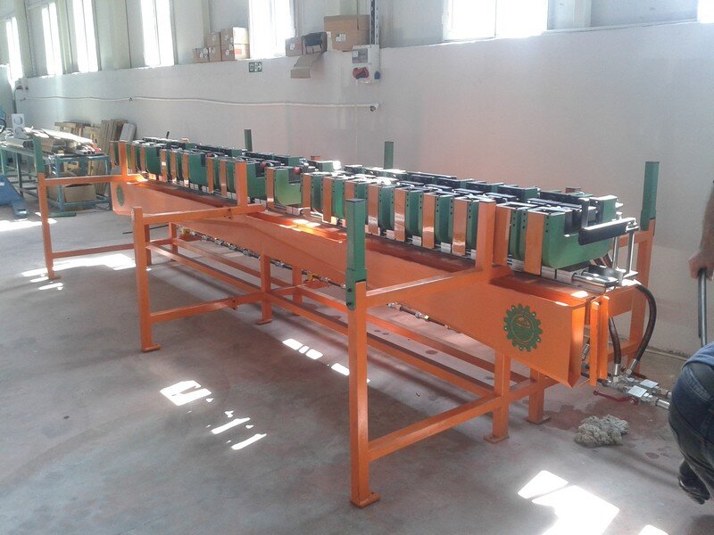 Aluminum Punching Press (150 Ton) 8 20150917 113914