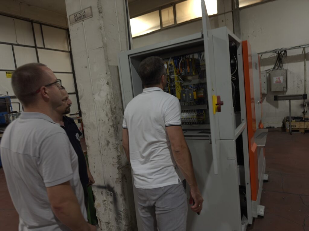 Metal İşlemede Daha Yüksek Verimlilik ve Kalite için Sac Düzleştiriciler 2 IMG 5800 2