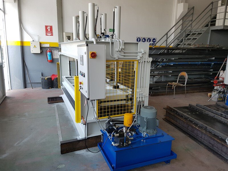 Soğuk Kapı Presi Nedir? Avantajları ve Kullanım Alanları 3 soğuk kapı presi