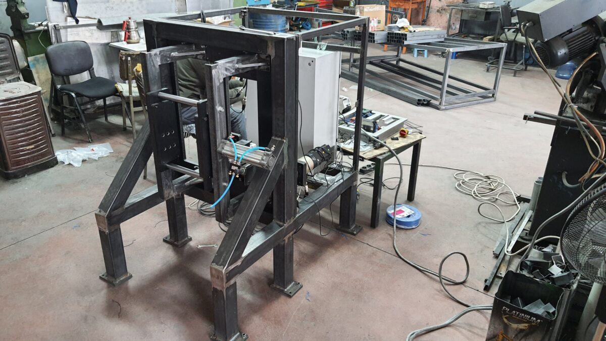 Otomotiv Yan Sanayi İçin Entegre Üretim Hatları 2 PVC Boru Kesim Makinası